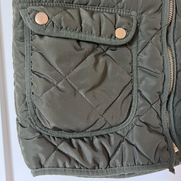 Quilted Puffer Vest (Size S) - Picture 6 of 11